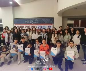 İzmir’de düzenlenen World Scholar’s Cup turnuvası