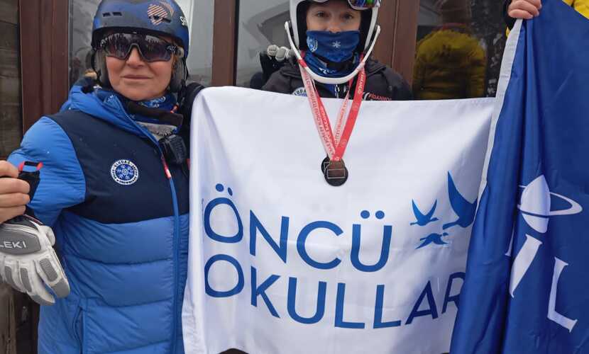 Uludağ'da düzenlediği Okullar Arası Kayak Spor Dalı