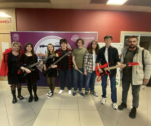 🎶 Bu yıl 14.’sü düzenlenen Nilüfer Liseli Gençler Müzik Yarışması’nda okulumuzu başarıyla temsil eden ve katıldığımız iki kategoride de finale kalarak bizleri onurlandıran Rise grubunu 👏 gururla tebri