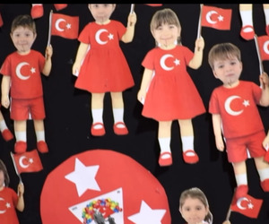 Birinci sınıf öğrencilerimizin hazırladığı bu özel video; neşeyi, umudu ve geleceğe olan inancımızı yansıtıyor.
