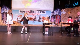 Öncü Okulları üçüncü sınıf öğrencileri,