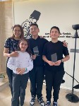 Tübitak Lise ve Ortaokul Araştırma Projeleri Yarışması Bölge finallerine yükselen öğrencilerimiz için okulumuzda bir plaket takdim töreni düzenlendi. Okul yöneticilerimiz, bu anlamlı başarıya imza atan 