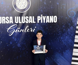 🎶 Müziğin kalplerle buluştuğu, notaların duygulara hayat verdiği 14. DMD Piyano Günleri’nde sahne alan tüm öğrencilerimizi yürekten kutluyoruz! 👏🎹