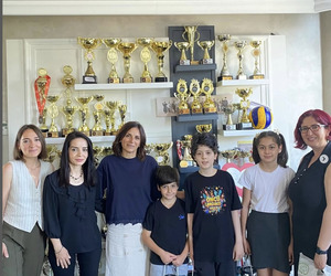 ♻️ Gururla Duyuruyoruz! 🏆 Nilüfer Belediyesi ve Milli Eğitim iş birliğiyle düzenlenen 12. Geleneksel Atık Bitkisel Yağ Toplama Yarışmasında birinci olduk! 🌱💚