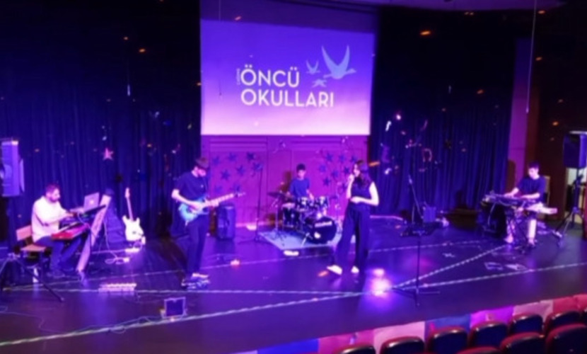 Lise Öğrencilerinden Unutulmaz Konser! 🎶✨