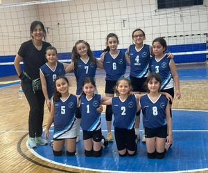 İlkokul Minik Kız ( A ) Voleybol Takımımızın Başarısı
