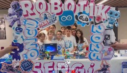 🎉 Robotik Yıl Sonu Sergimizden Renkli Kareler! 🤖✨